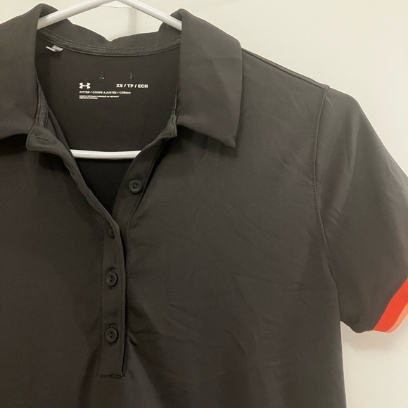 Under Armour Women’s Fitted Golf T Shirt Size XS - Picture 3 of 7